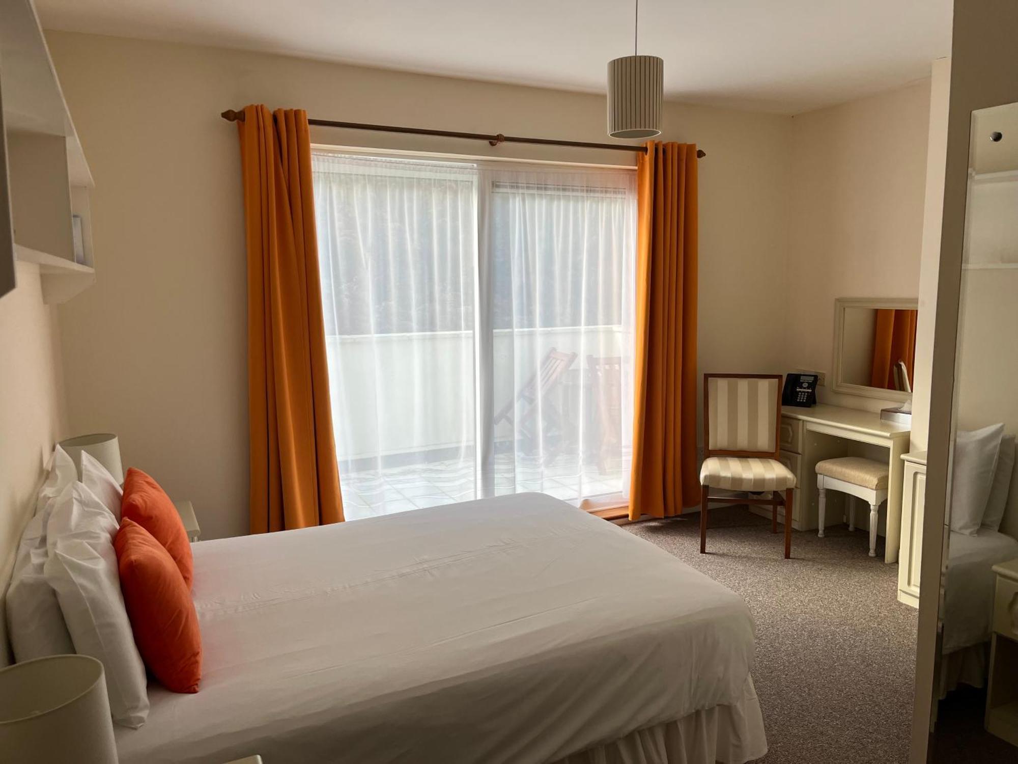 The Prince Of Wales Hotel St Ouen's المظهر الخارجي الصورة