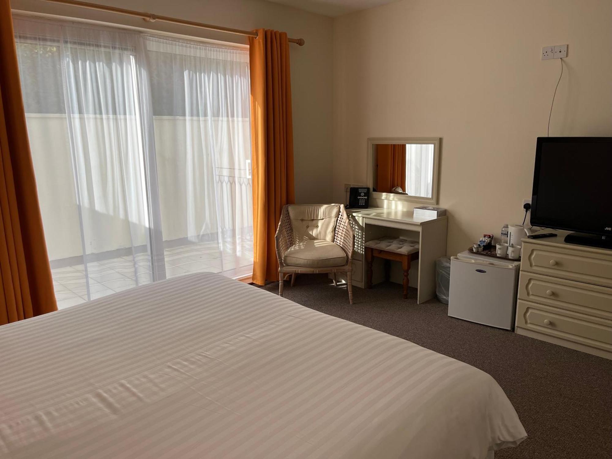 The Prince Of Wales Hotel St Ouen's المظهر الخارجي الصورة
